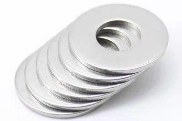 DIN 125 شستشوی صاف فولاد کربن فولاد فانکشن درجه 4.8/8.8 روی کاشته شده