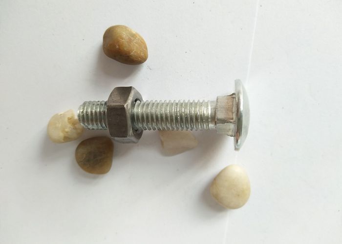 بولت چرخ دار فولاد کربن با اندازه سر گرد M6-M24