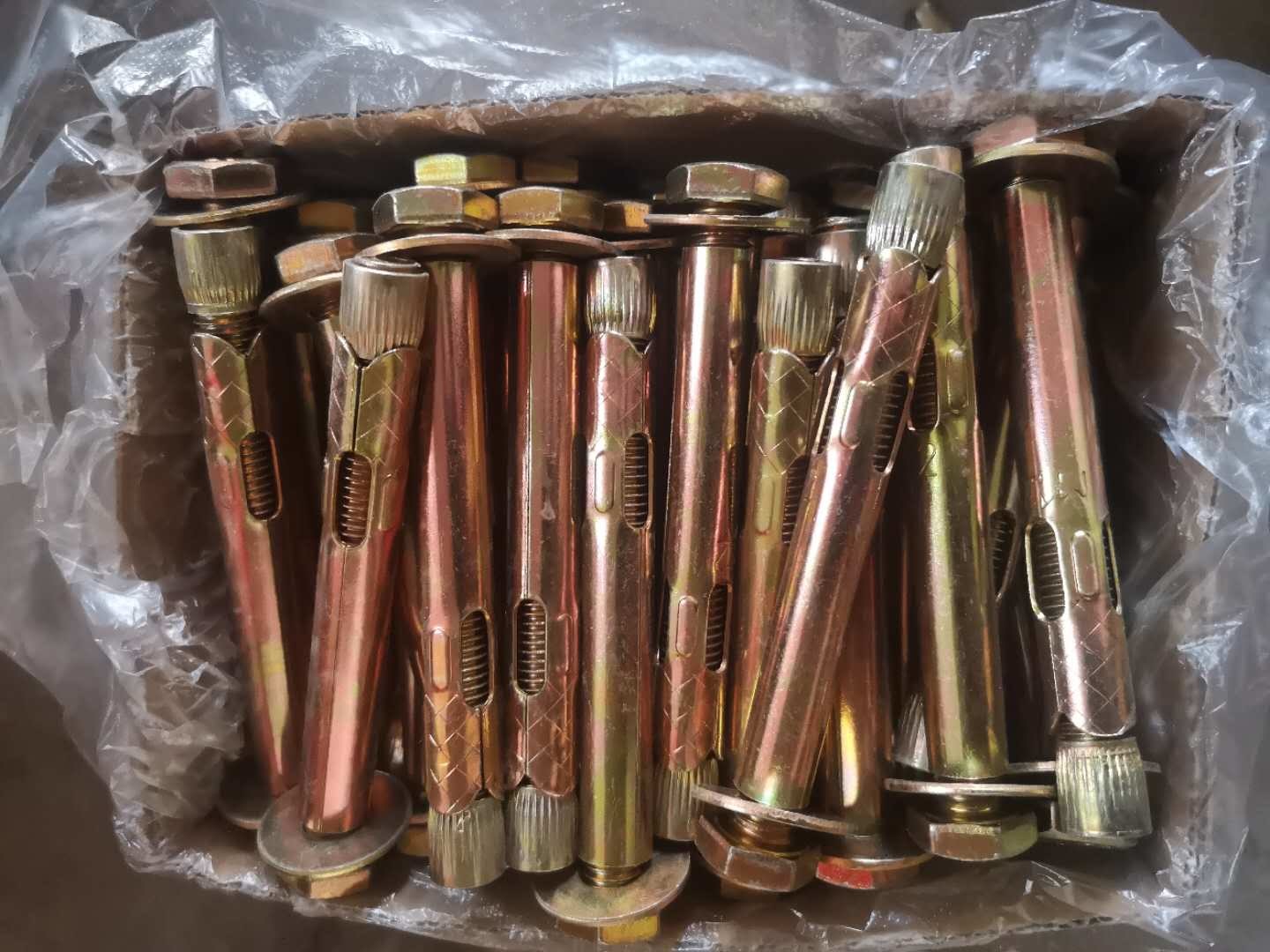 پیچ لنگر آستین هگز انبساط UNC UNF M24 با روکش روی زرد